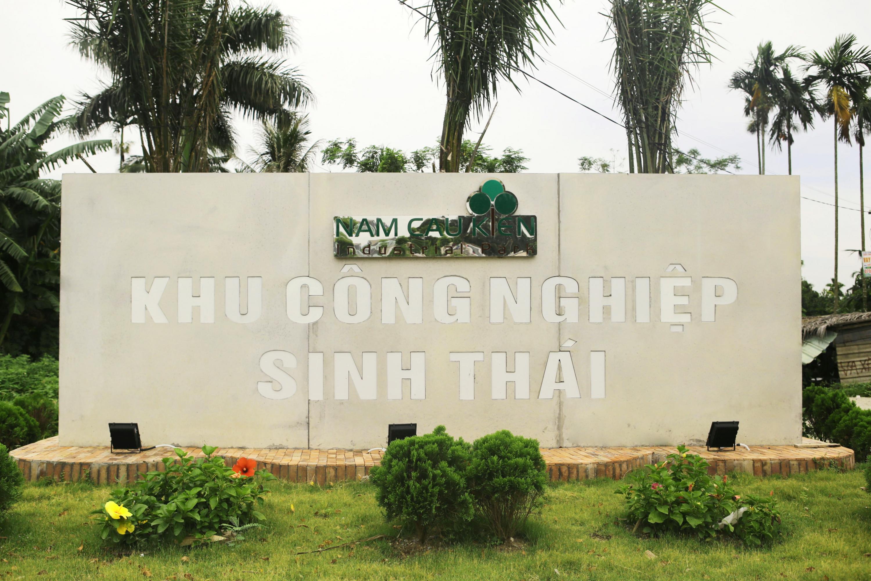 Biển hiệu KCN Nam Cầu Kiền
